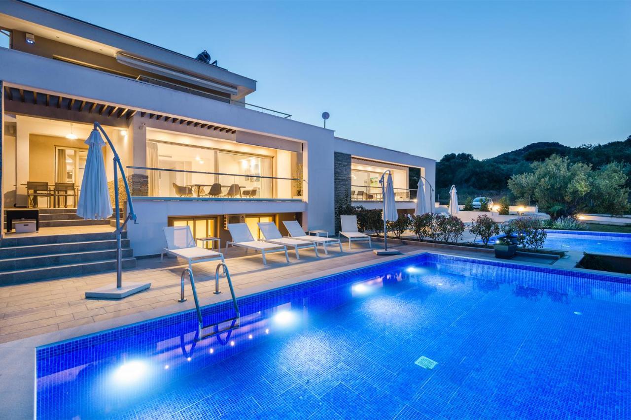 Afisia Villas サルティ エクステリア 写真