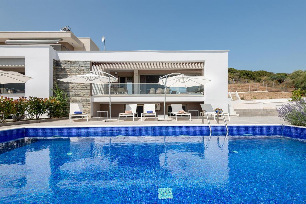 Afisia Villas サルティ エクステリア 写真