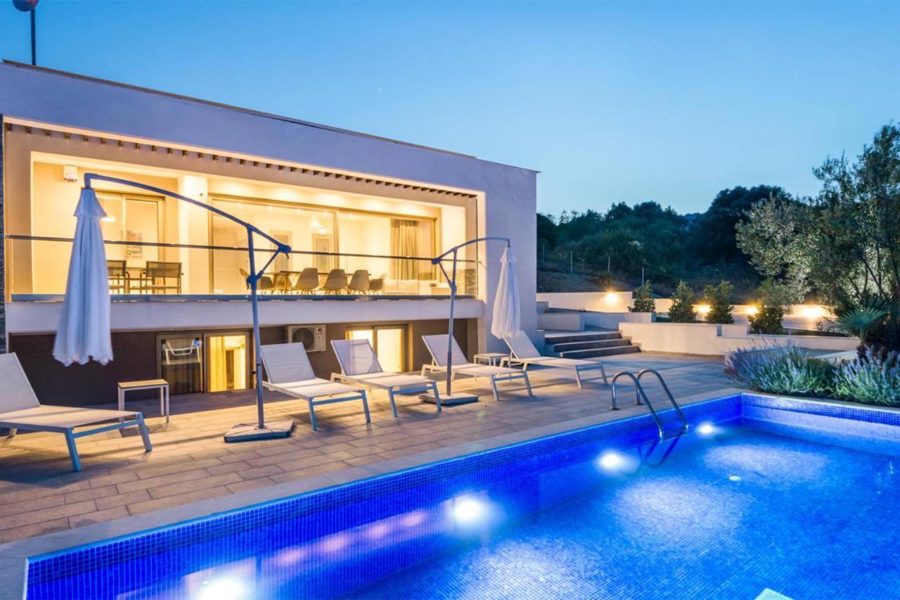 Afisia Villas サルティ エクステリア 写真