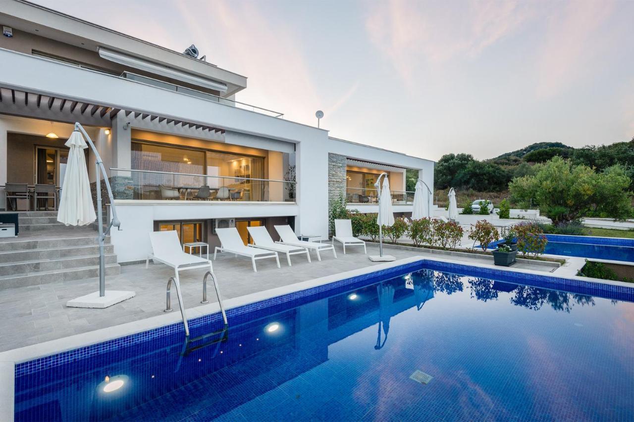 Afisia Villas サルティ エクステリア 写真