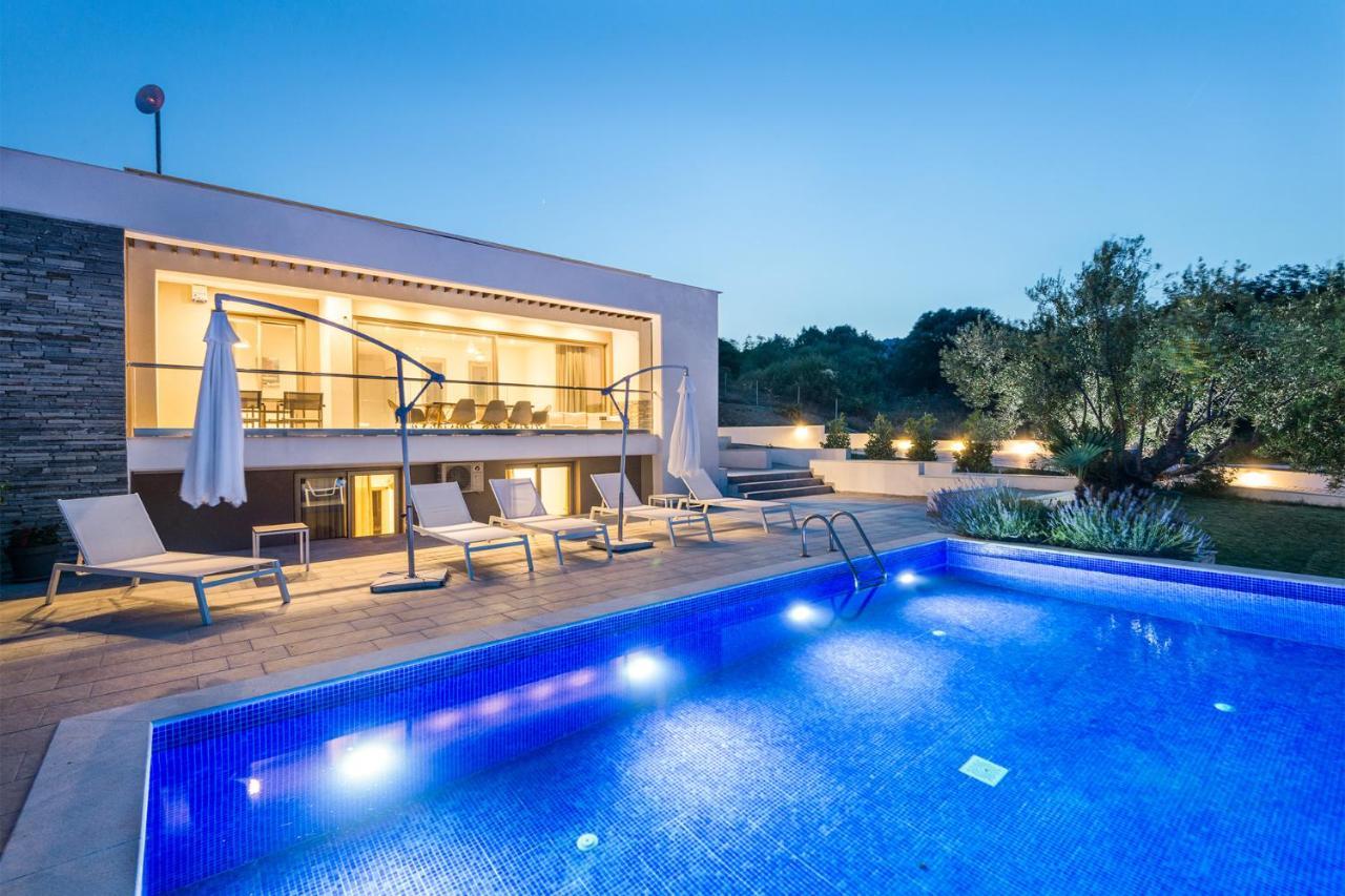 Afisia Villas サルティ エクステリア 写真