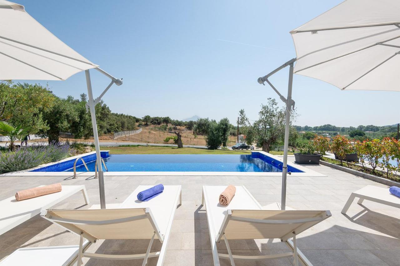 Afisia Villas サルティ エクステリア 写真